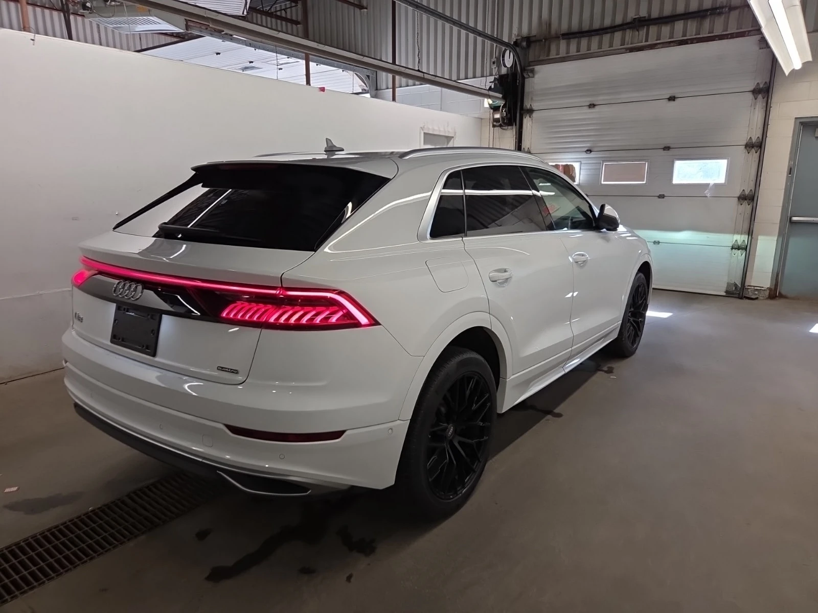 Audi Q8 * TECHNIK * CARFAX * ЦЕНА ДО БГ, снимка 3 - Автомобили и джипове - 56074792