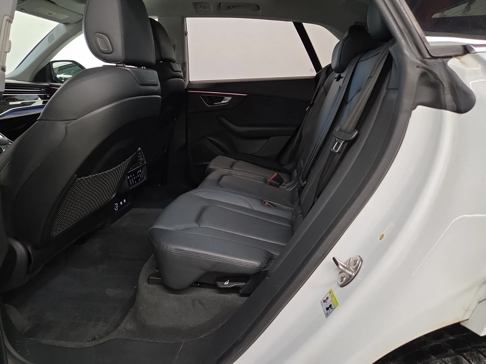 Audi Q8 * TECHNIK * CARFAX * ЦЕНА ДО БГ, снимка 10 - Автомобили и джипове - 56074792