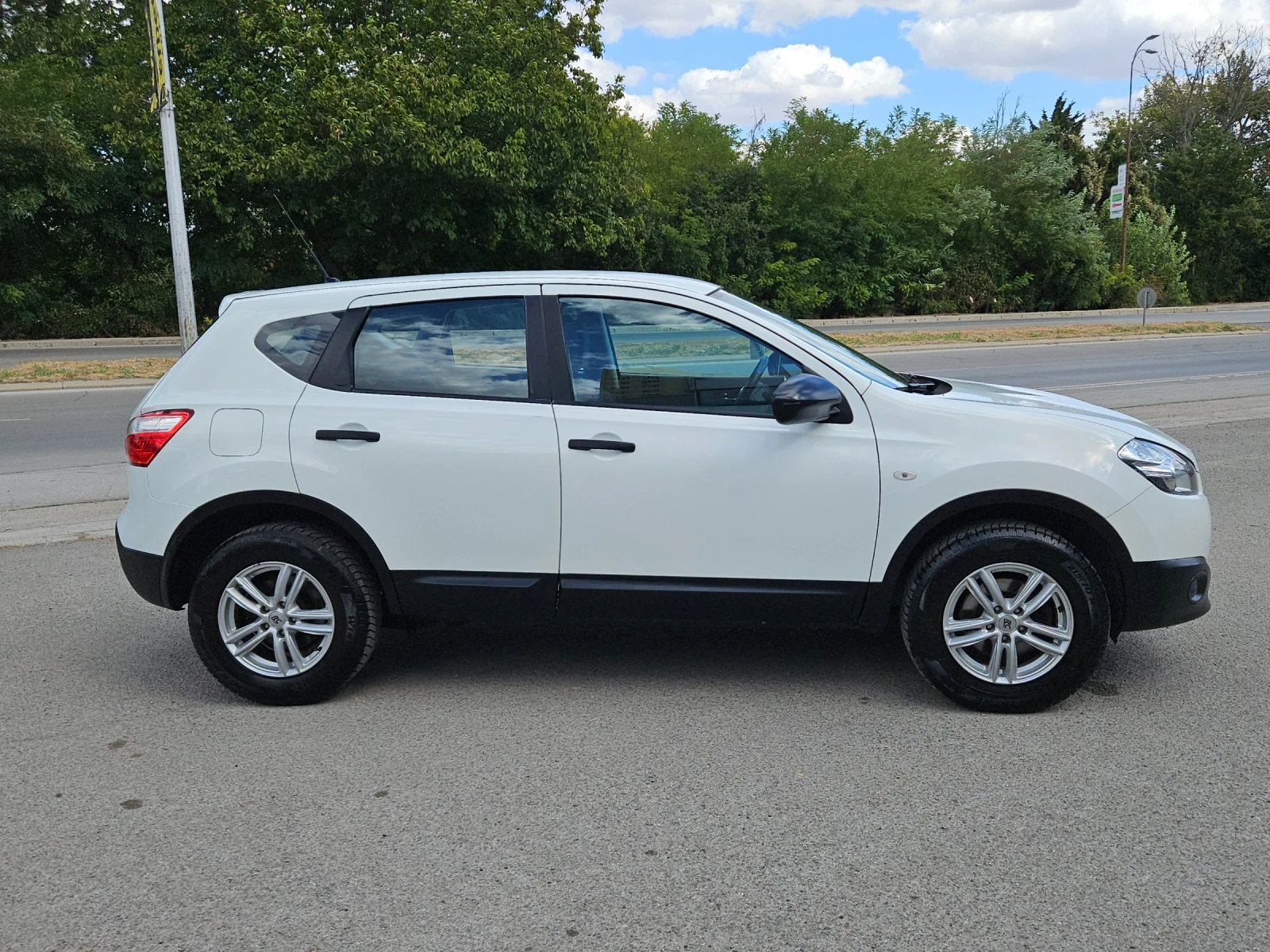 Nissan Qashqai 1.6i---FACE, снимка 4 - Автомобили и джипове - 56210695