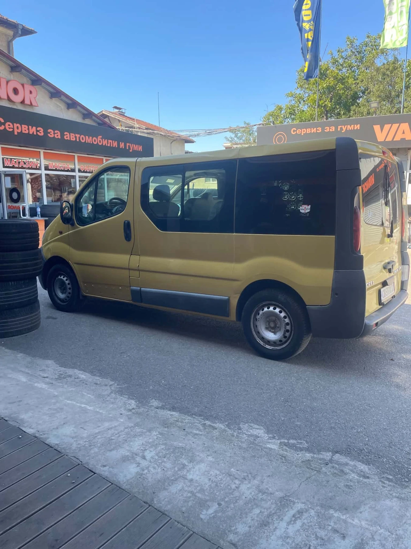 Opel Vivaro, снимка 7 - Бусове и автобуси - 56439438