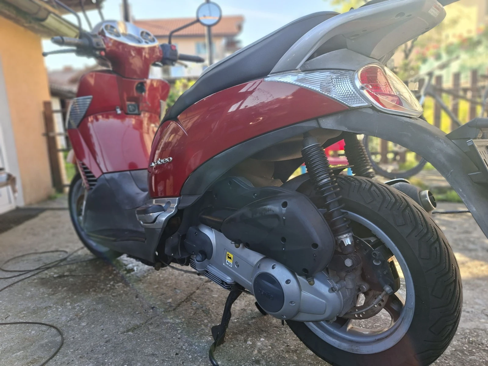 Aprilia Scarabeo 250i, снимка 4 - Мотоциклети и мототехника - 54730128