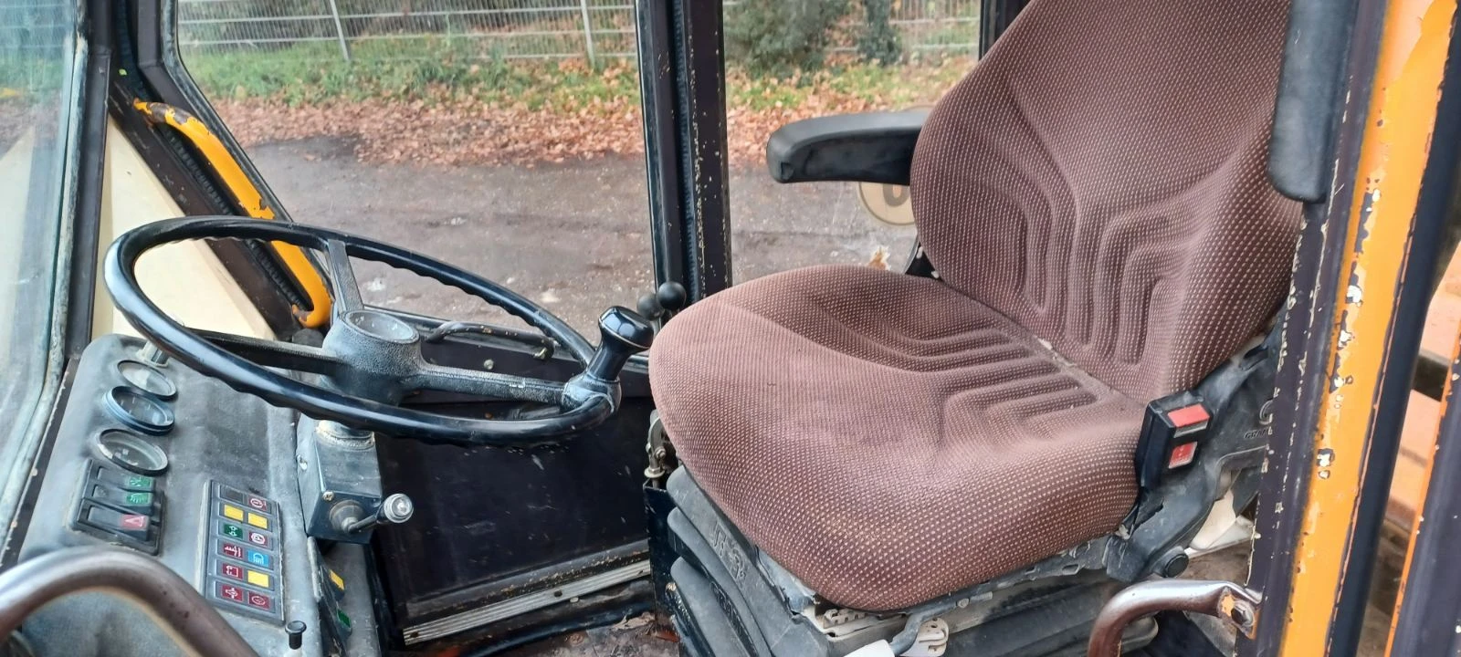 Челен товарач Schaeff  ZL 6Б - изображение 7