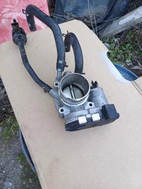 Дроселова клапа Хюндай КИА 1.4i, снимка 1