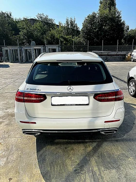 Обява за продажба на Mercedes-Benz E 300 E300de Exclusive Premium EQ Power 9G-TRONIC ~53 600 лв. - изображение 1