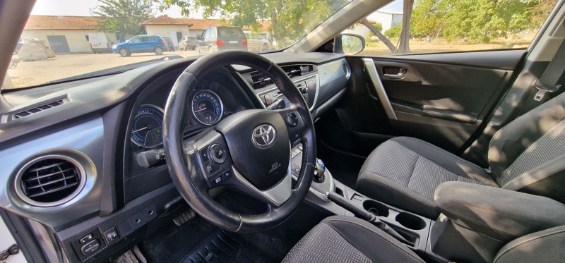 Toyota Auris, снимка 4 - Автомобили и джипове - 45425086