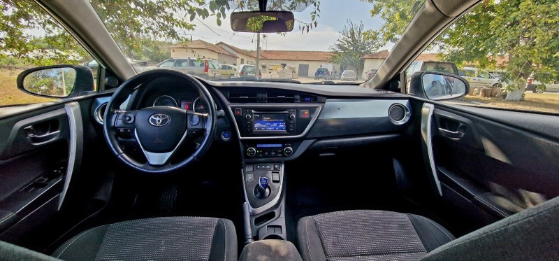 Toyota Auris, снимка 10 - Автомобили и джипове - 46000043