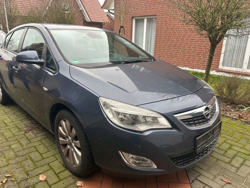 Opel Astra 2.0 CDTI, снимка 1 - Автомобили и джипове - 46357174