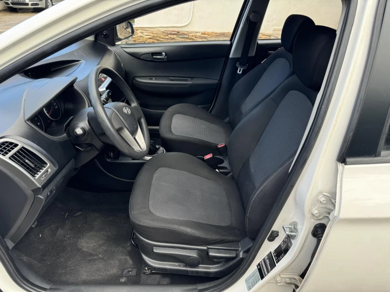 Hyundai I20, снимка 5 - Автомобили и джипове - 47240169