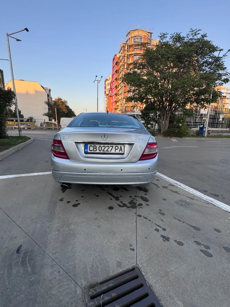 Mercedes-Benz C 220 C 220 CDi, снимка 3 - Автомобили и джипове - 47342076