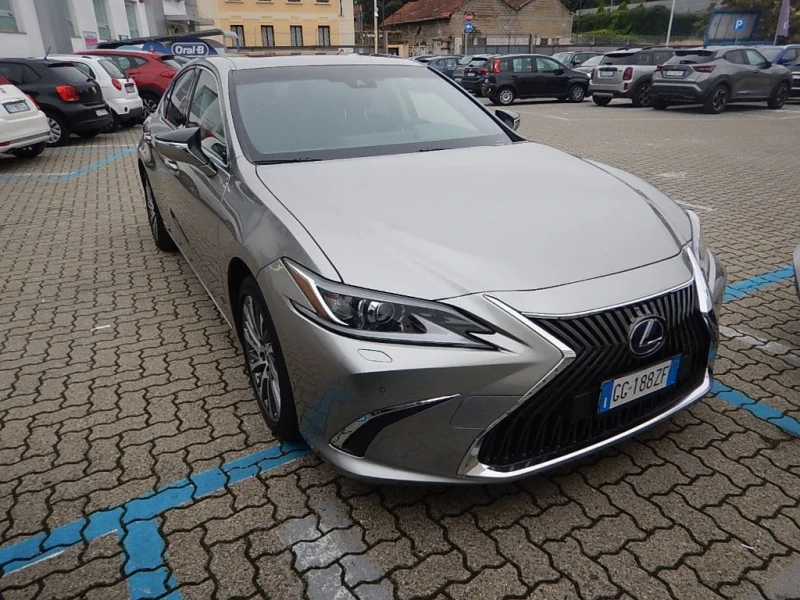 Lexus ES 300 2.5I-HYBRID-FUL-FUL-92000KM-ГАРАНЦИОНЕН, снимка 2 - Автомобили и джипове - 48330721