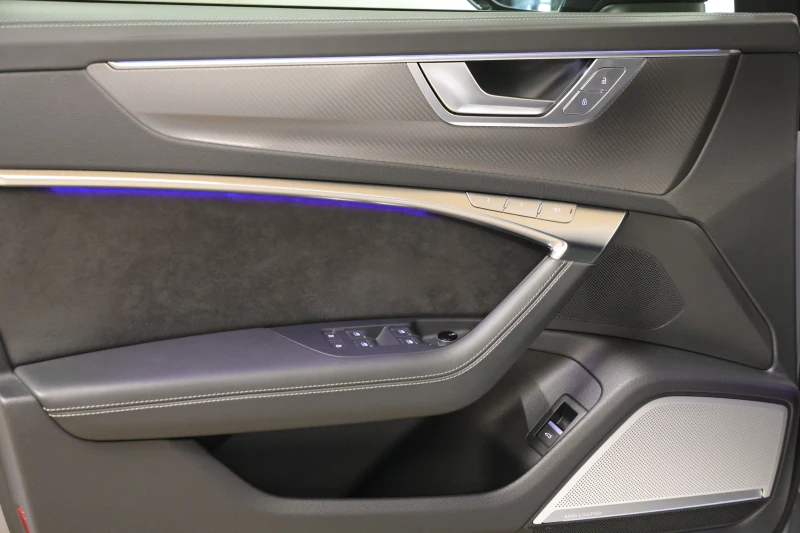 Audi Rs6 4.0 TFSI Quattro Ceramic, B/O, RS-Dynamic, снимка 5 - Автомобили и джипове - 51215952