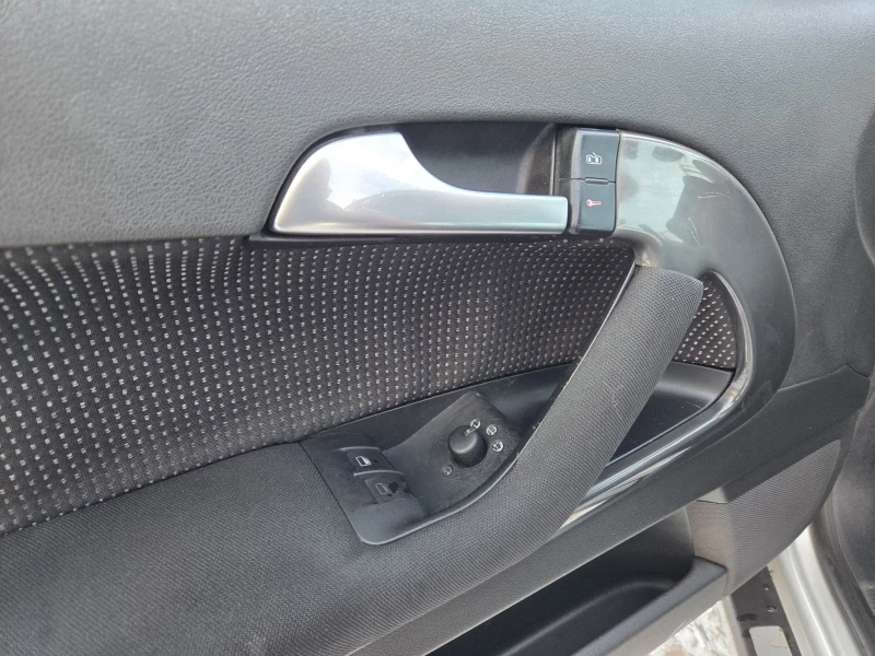 Audi A3 1.9tdi * face* , снимка 17 - Автомобили и джипове - 53191393