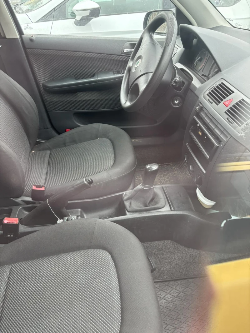 Skoda Fabia, снимка 4 - Автомобили и джипове - 53221157
