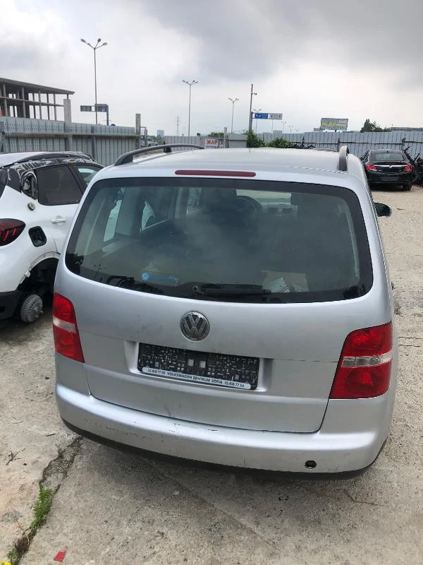 VW Touran 1.9TDI-tip:BKC-AZV, снимка 10 - Автомобили и джипове - 29379610