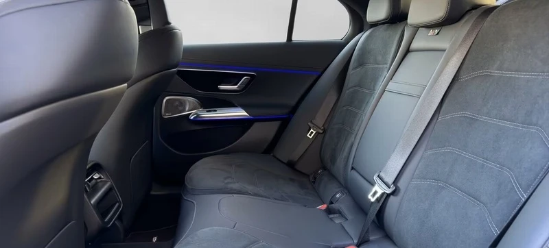 Mercedes-Benz E 220 d AMG-Line, снимка 9 - Автомобили и джипове - 53922304