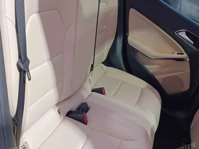Mercedes-Benz GLA 180 CDI/Панорама/E6/ Подгрев/109к.с.Памет сед/ЛИЗИНГ, снимка 7 - Автомобили и джипове - 54478897
