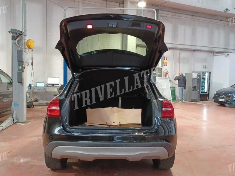 Mercedes-Benz GLA 180 CDI/Панорама/E6/ Подгрев/109к.с.Памет сед/ЛИЗИНГ, снимка 5 - Автомобили и джипове - 54478897