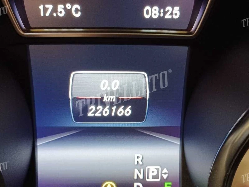 Mercedes-Benz GLA 180 CDI/Панорама/E6/ Подгрев/109к.с.Памет сед/ЛИЗИНГ, снимка 13 - Автомобили и джипове - 54478897