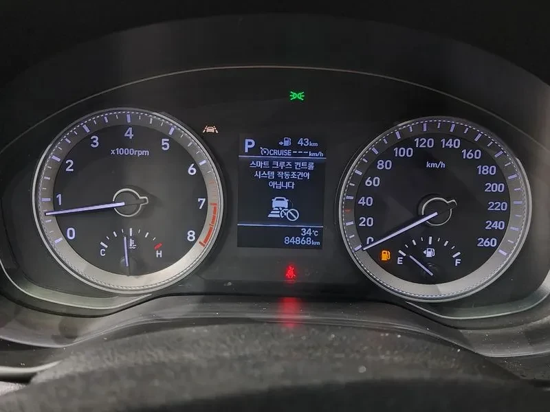Hyundai Grandeur 2.4 Premium, снимка 8 - Автомобили и джипове - 55348883