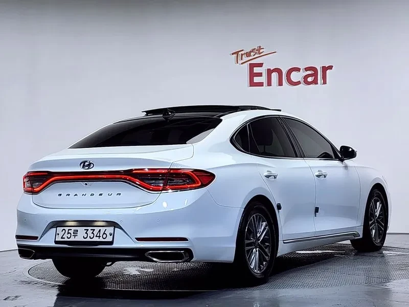 Hyundai Grandeur 2.4 Premium, снимка 2 - Автомобили и джипове - 55348883