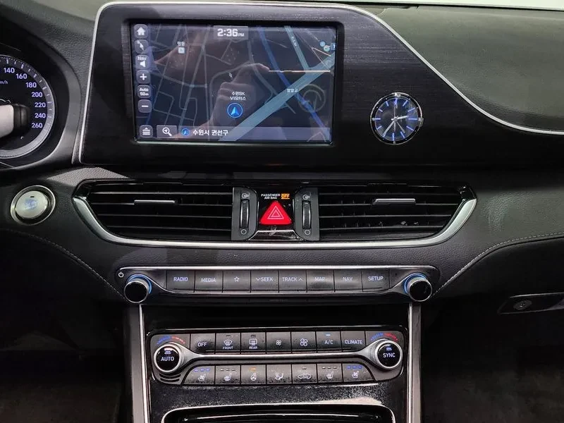 Hyundai Grandeur 2.4 Premium, снимка 13 - Автомобили и джипове - 55348883