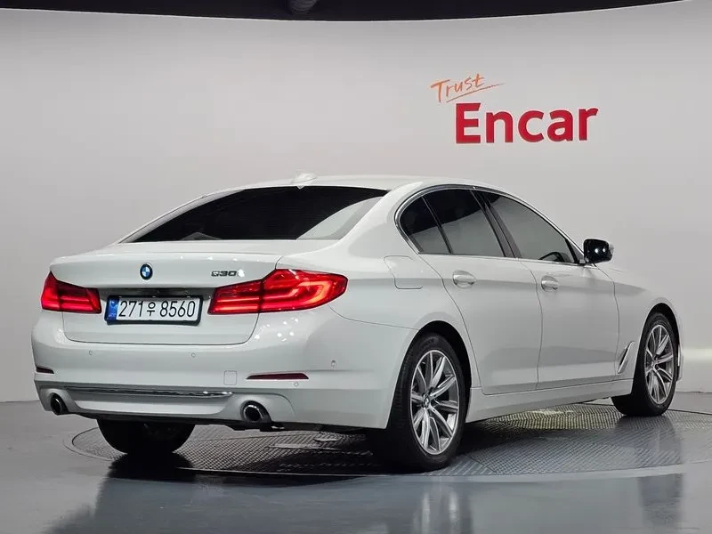 BMW 520, снимка 2 - Автомобили и джипове - 55351311