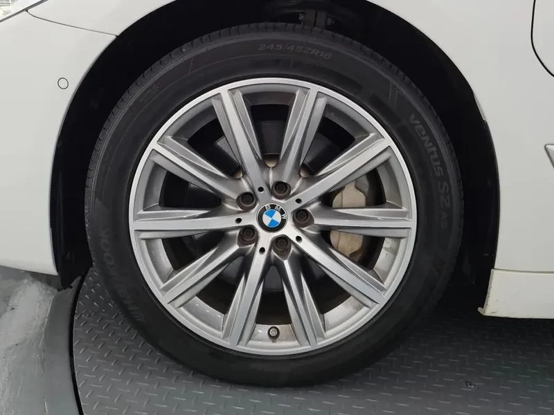BMW 520, снимка 5 - Автомобили и джипове - 55351311