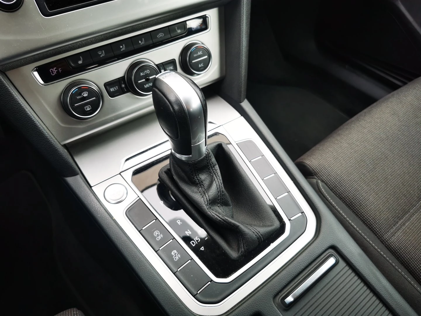 VW Passat VW Passat Var. Comfortline 2.0TDI SCR BMT | Mobile.bg   11