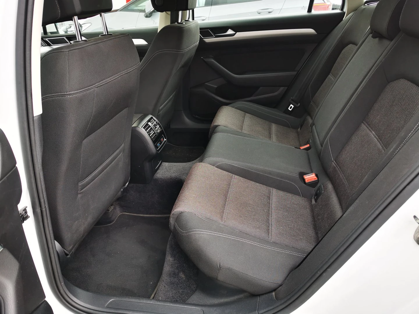 VW Passat VW Passat Var. Comfortline 2.0TDI SCR BMT | Mobile.bg   7