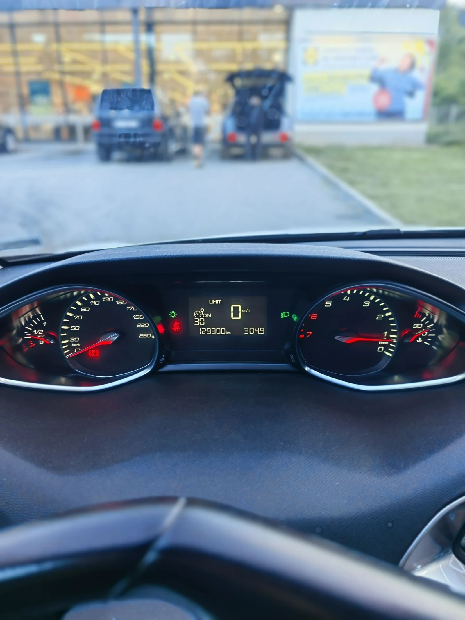 Peugeot 308 1.2 THP Allure - изображение 5
