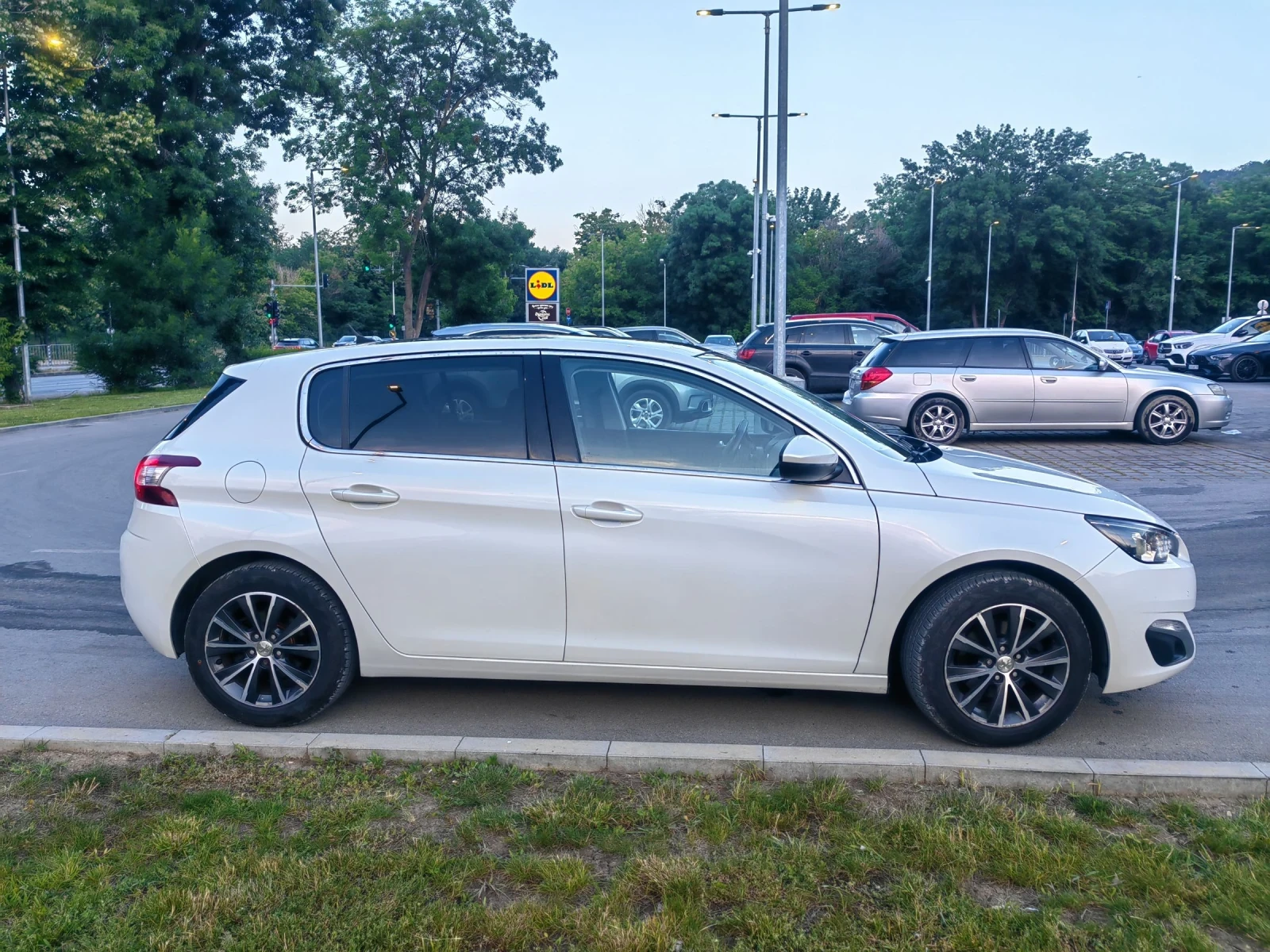 Peugeot 308 1.2 THP Allure - изображение 10