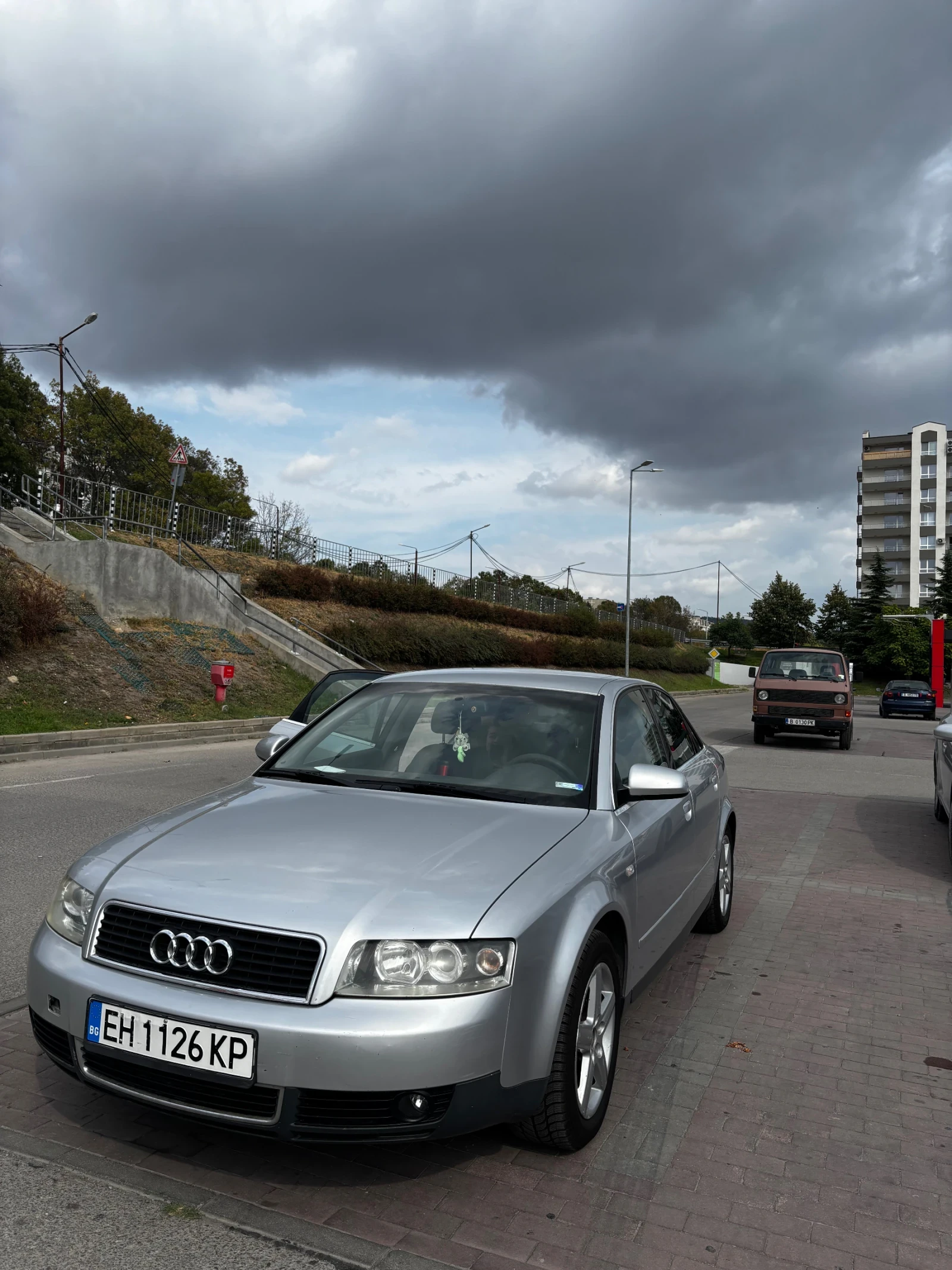 Audi A4 2.0 - изображение 3