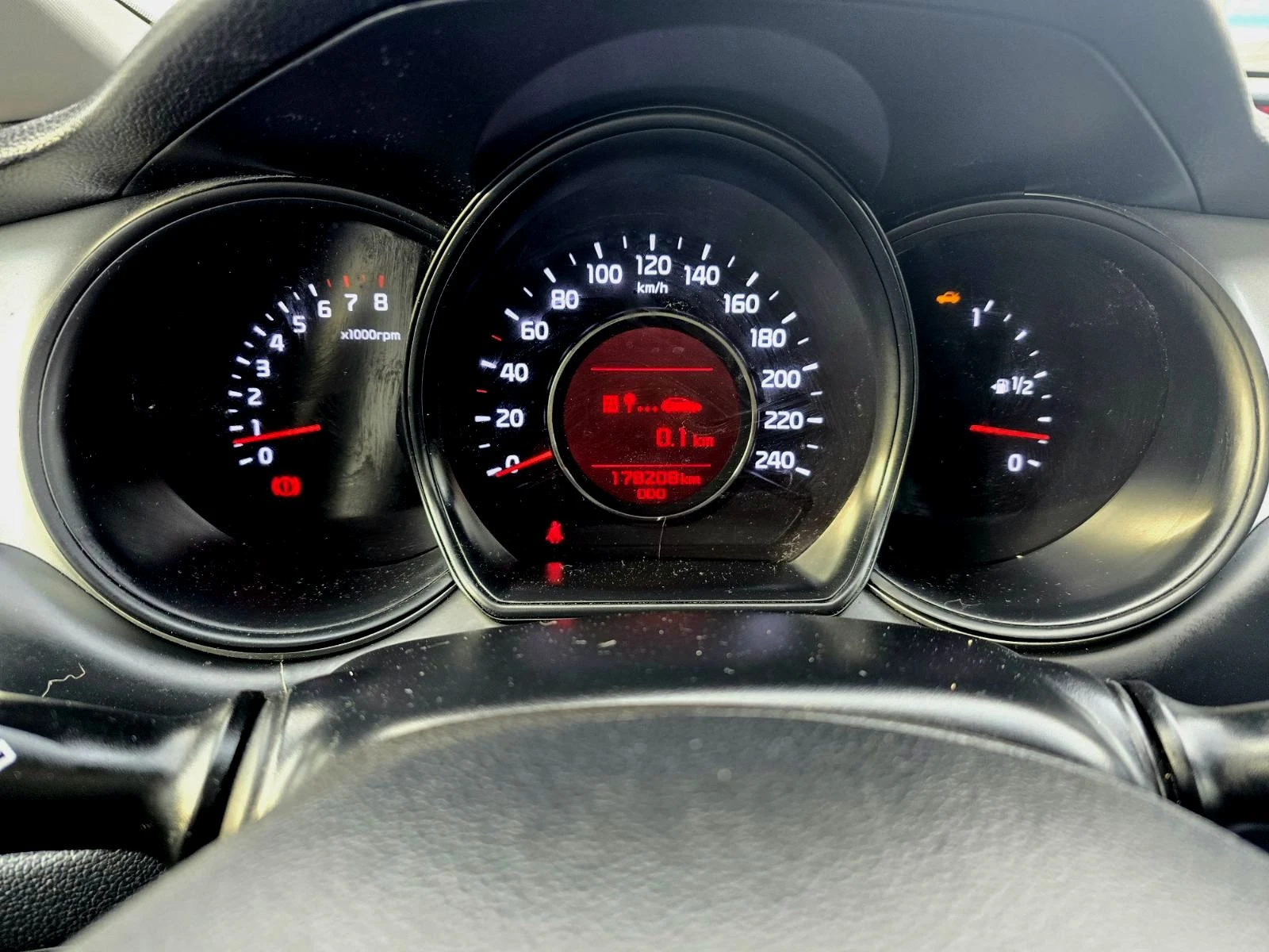 Kia Ceed  KATO НОВ/1.6i/135hp - изображение 10