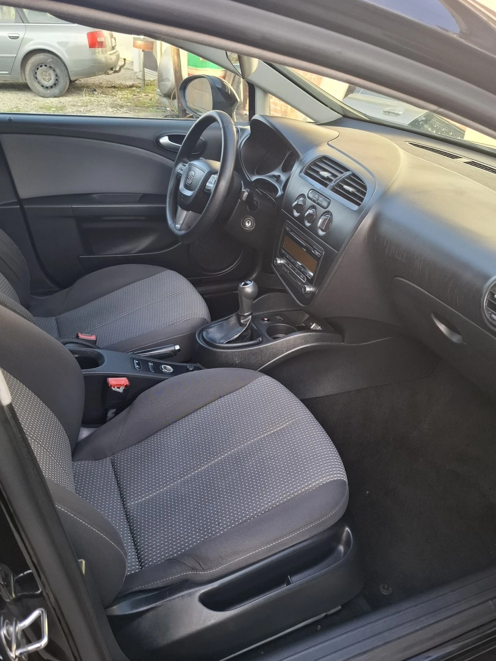 Seat Leon 1.4i 85к.с., снимка 10 - Автомобили и джипове - 53830684