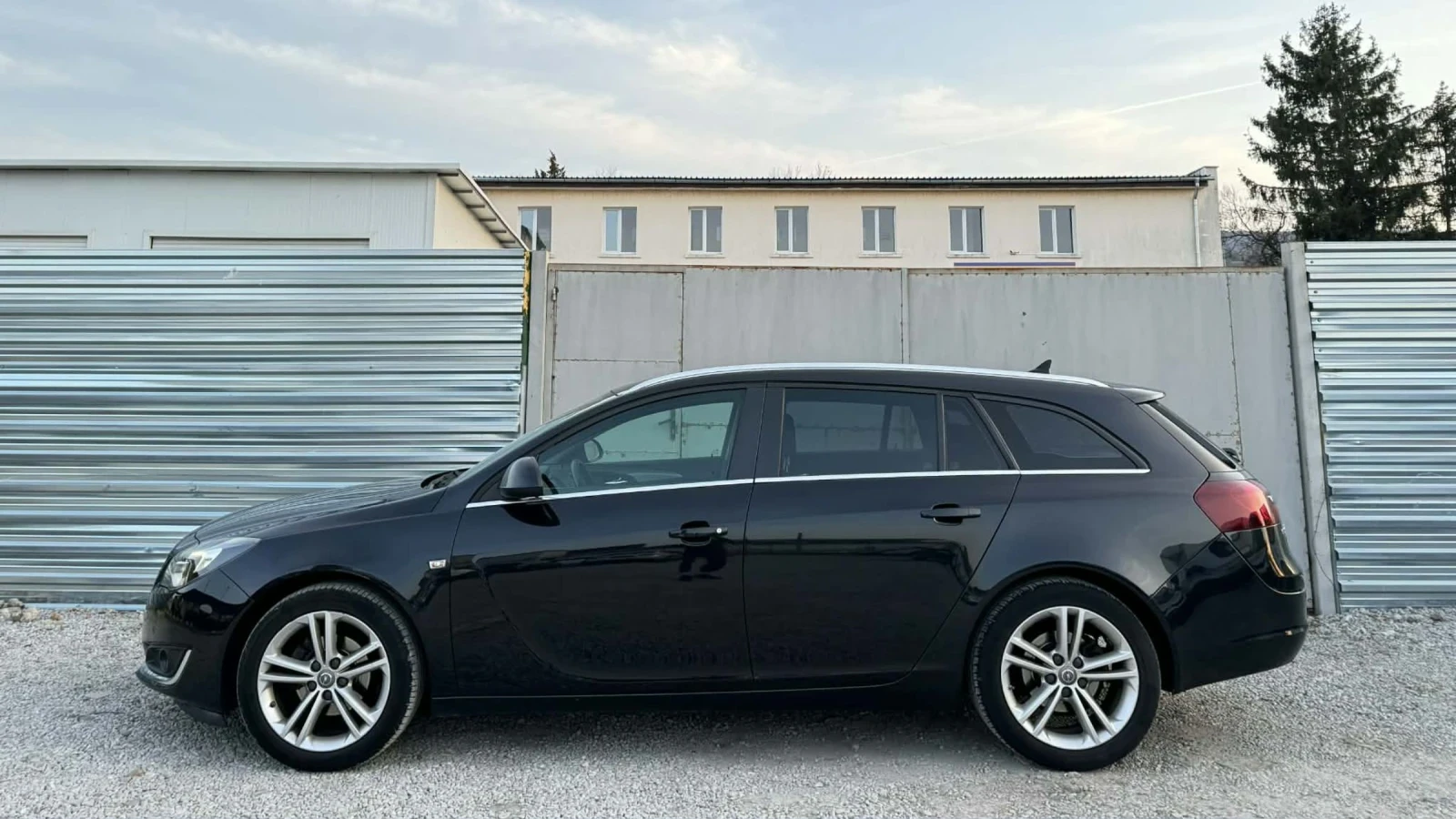 Opel Insignia SPORTS TOURER* , снимка 4 - Автомобили и джипове - 53879794