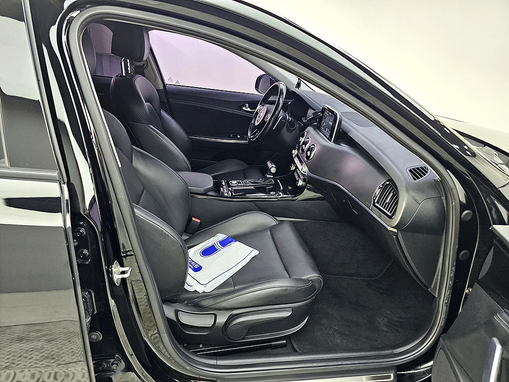 Kia Stinger !PREMIUM LUXURY!, снимка 9 - Автомобили и джипове - 54928228