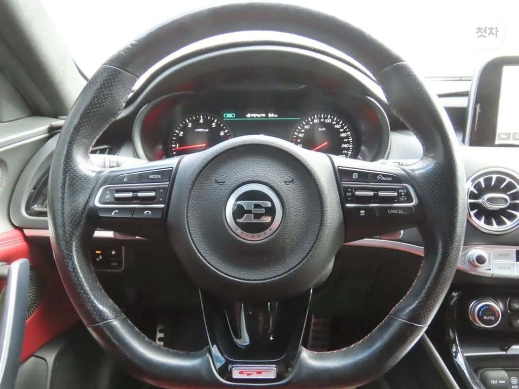 Kia Stinger 3.3 GT SPORT+ HEAD UP 360CAM FULL, снимка 9 - Автомобили и джипове - 55776939