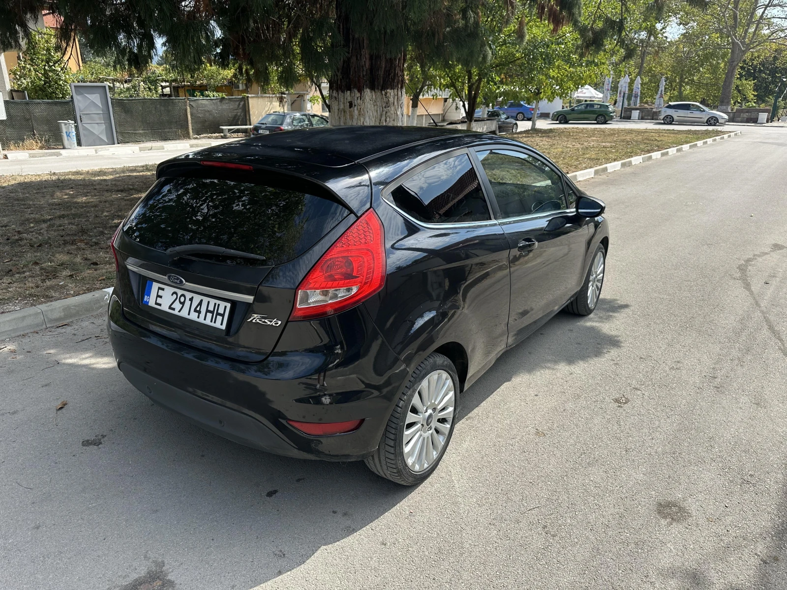 Ford Fiesta 1.4 i Газ.инжекцион, снимка 6 - Автомобили и джипове - 56153633
