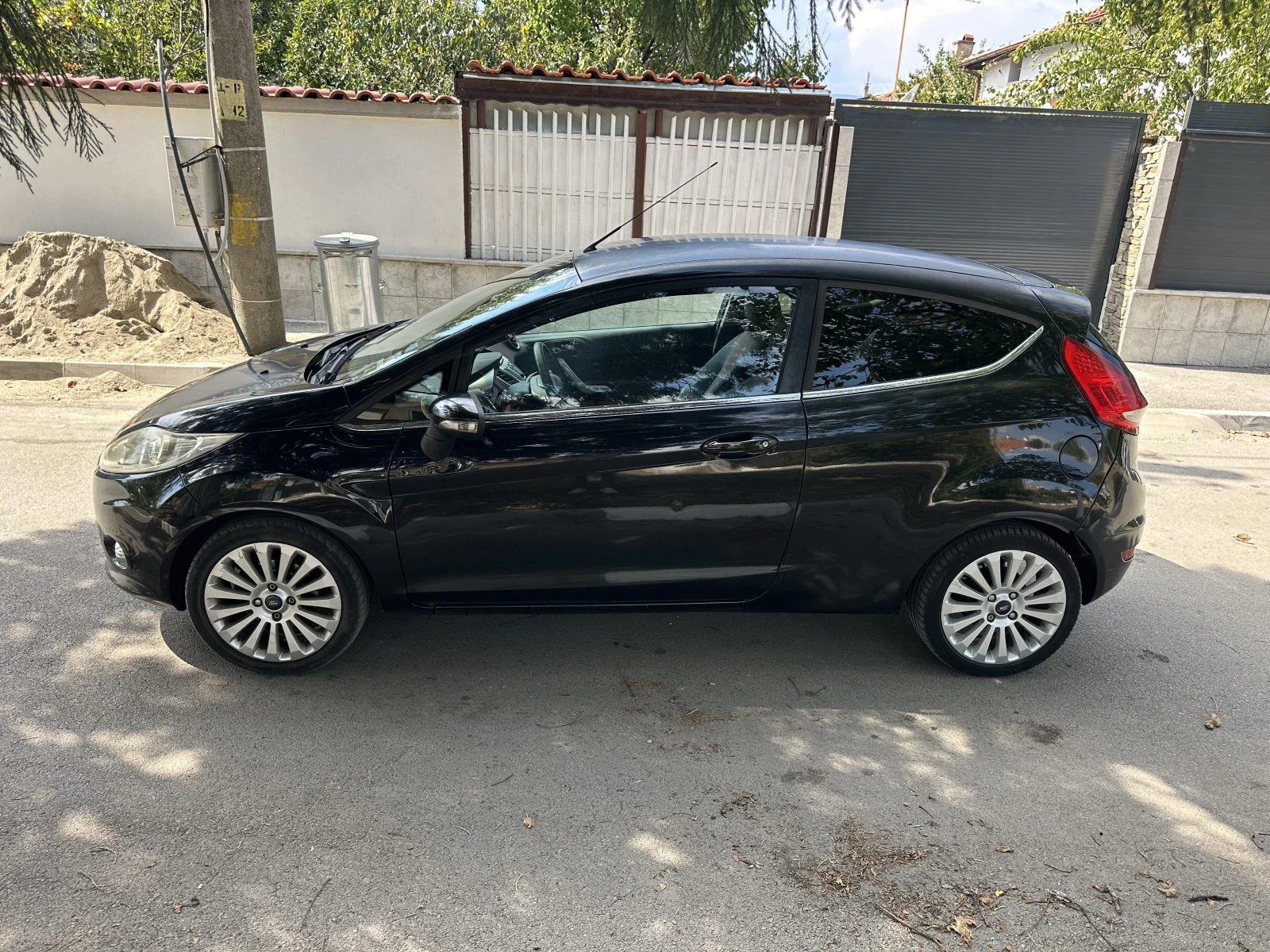 Ford Fiesta 1.4 i Газ.инжекцион, снимка 3 - Автомобили и джипове - 56153633