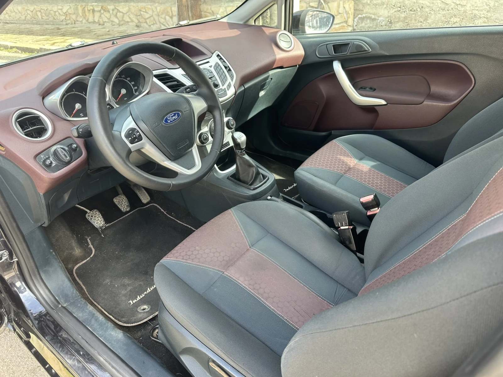 Ford Fiesta 1.4 i Газ.инжекцион, снимка 9 - Автомобили и джипове - 56153633