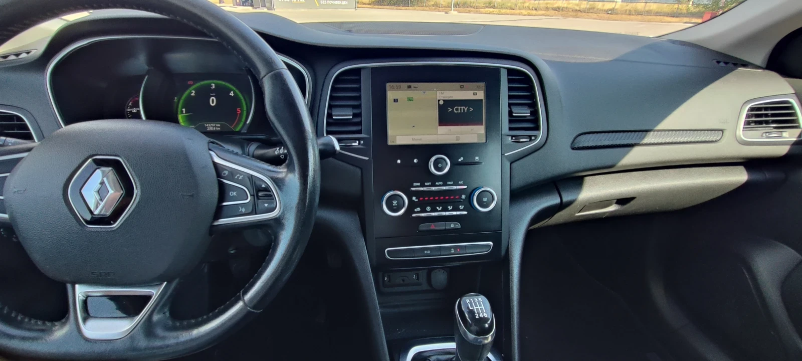 Renault Megane, снимка 15 - Автомобили и джипове - 56264481