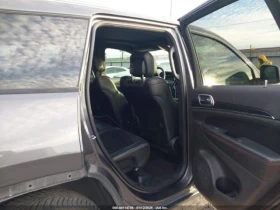 Jeep Grand cherokee TRAILHAWK 4X4* 5.7 HEMI V8 360HP* CARFAX* Видео, снимка 12