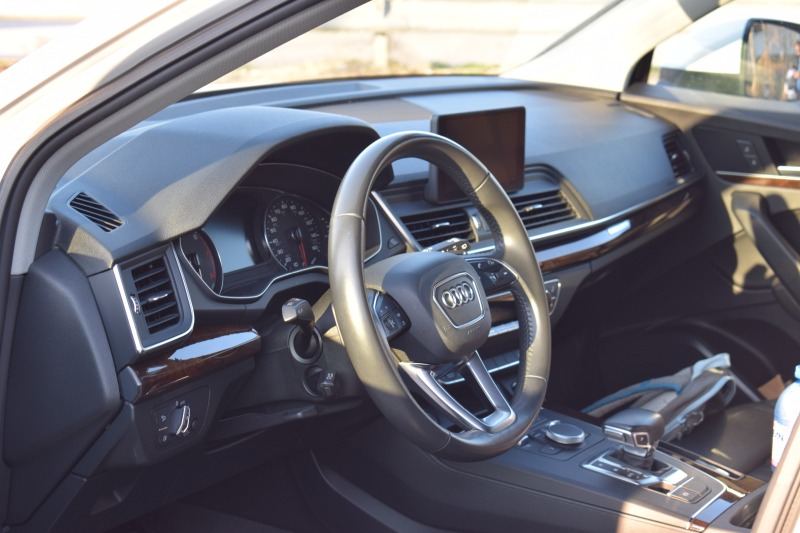Audi Q5 Premium , снимка 9 - Автомобили и джипове - 45632946