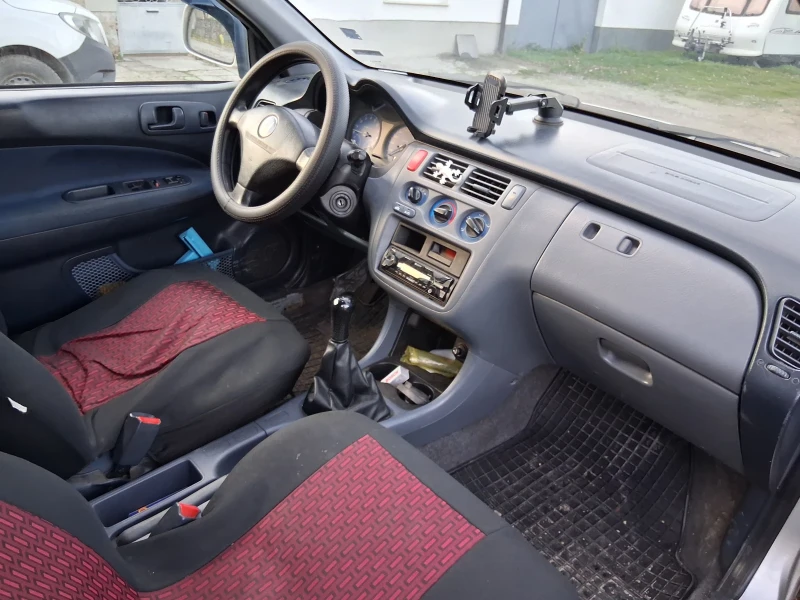 Honda Hr-v 1.6 105кс, снимка 6 - Автомобили и джипове - 52483218