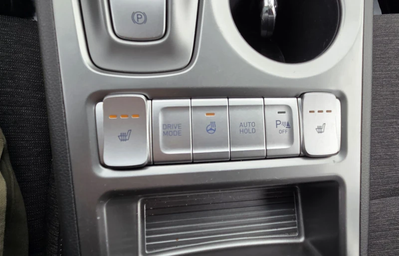 Hyundai Kona 39KWh/12.2020/Blue Link, снимка 14 - Автомобили и джипове - 53431017