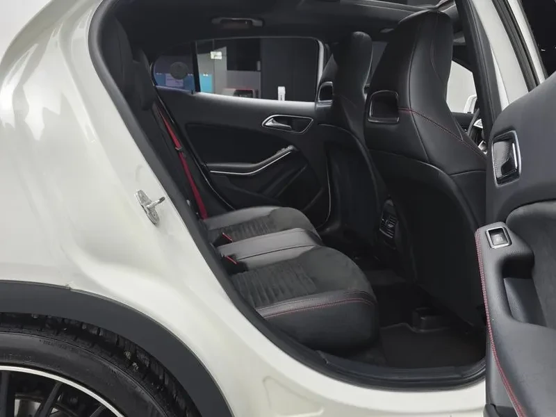 Mercedes-Benz GLA 45 AMG  4Matic, снимка 11 - Автомобили и джипове - 55883591
