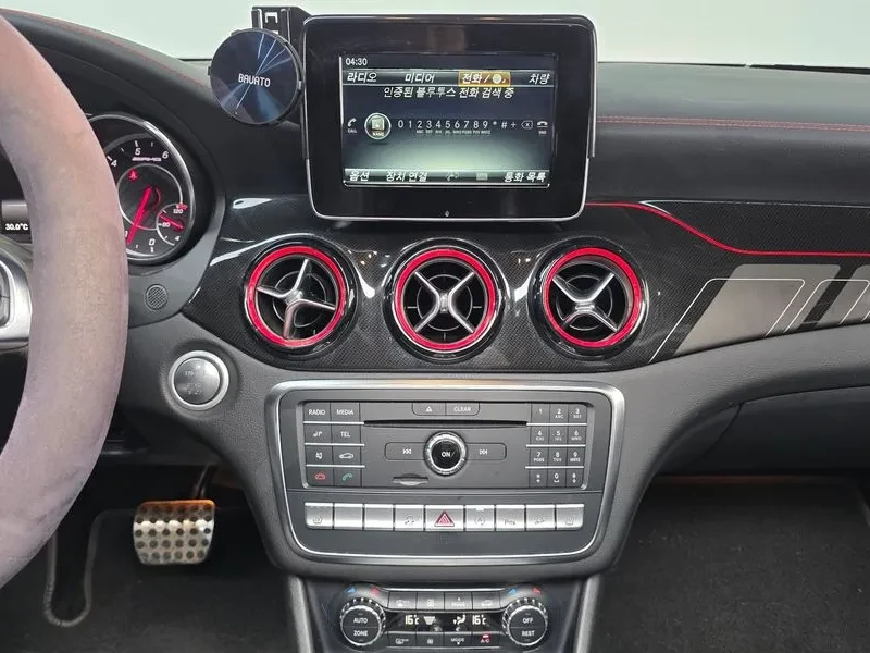 Mercedes-Benz GLA 45 AMG  4Matic, снимка 13 - Автомобили и джипове - 55883591