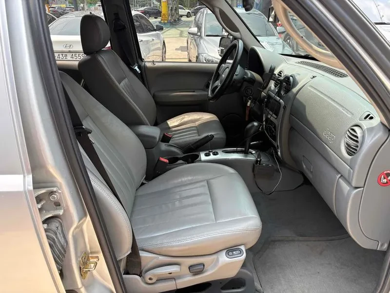 Jeep Cherokee 3.7 Kj, снимка 14 - Автомобили и джипове - 56112129
