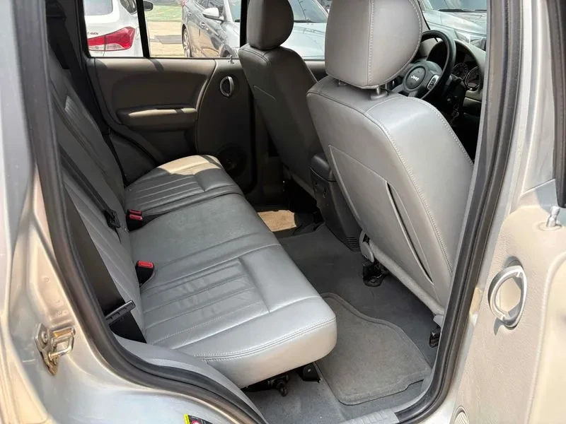 Jeep Cherokee 3.7 Kj, снимка 16 - Автомобили и джипове - 56112129