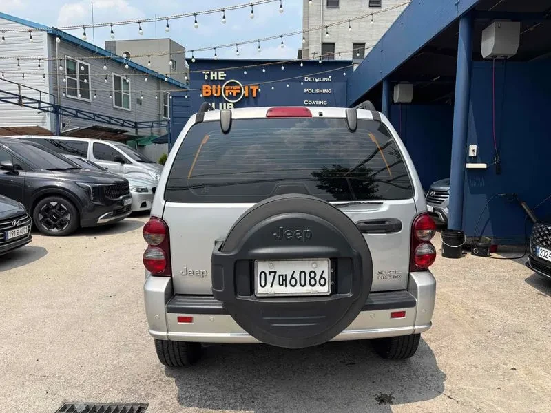 Jeep Cherokee 3.7 Kj, снимка 4 - Автомобили и джипове - 56112129